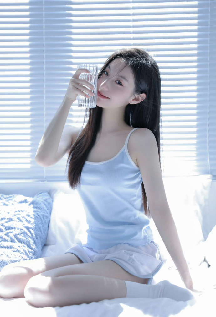 007：无暇赴死 封面